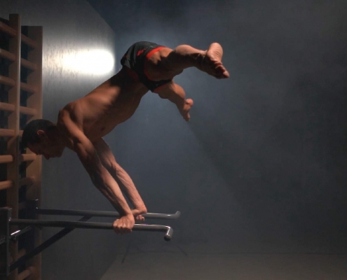 schraeger_handstand_marco