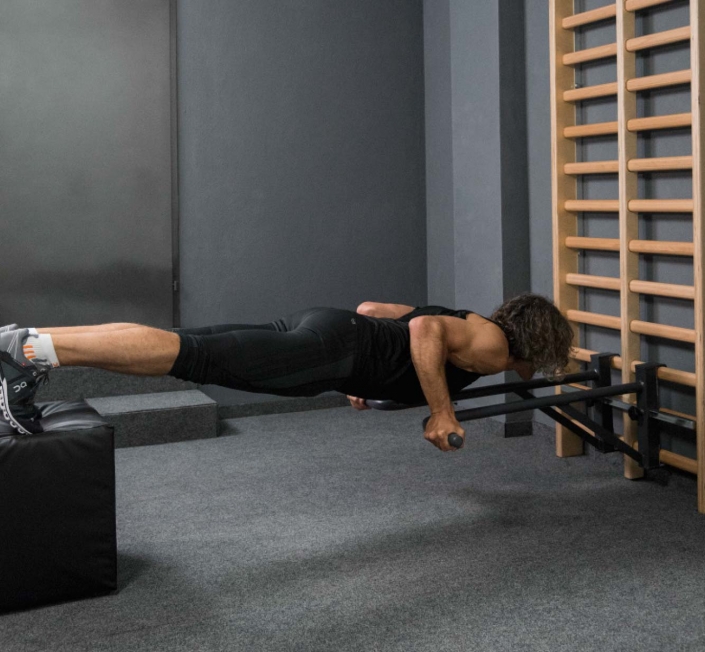 liegestuetz-eine-ebene-untergriff-2