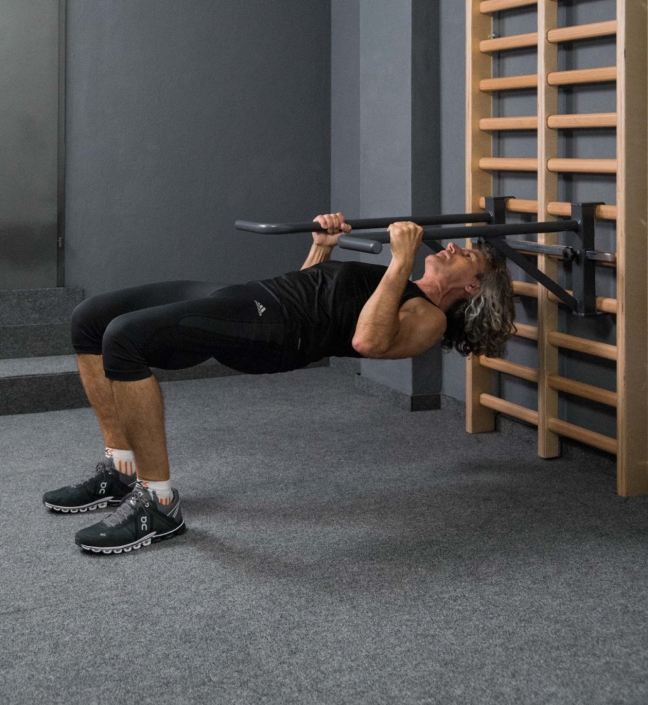 umgekehrter-liegestuetz-beine-abgewinkelt-hammergriff-2