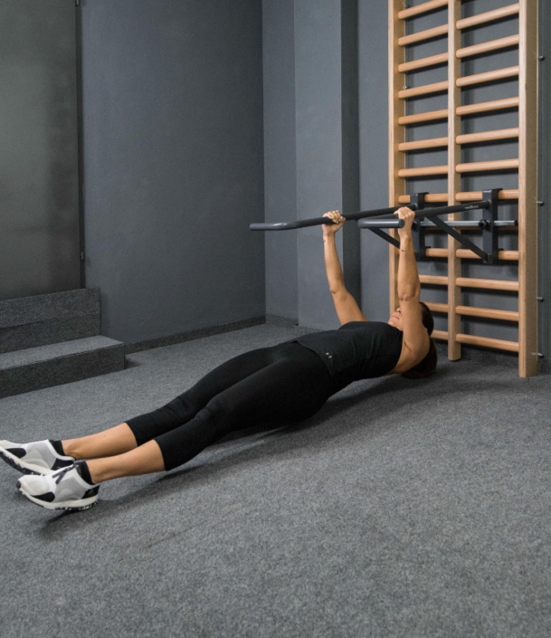 umgekehrter-liegestuetz-beine-gestreckt-hg-1