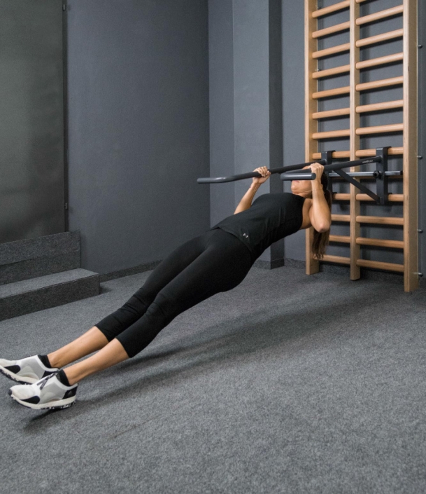 umgekehrter-liegestuetz-beine-gestreckt-hg-2