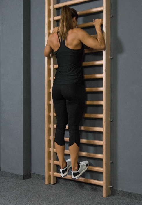 wadenheben-sprossenwand-1